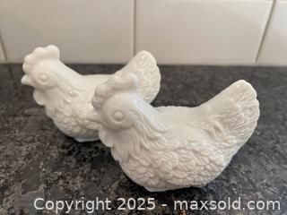 MaxSold Auction: Ceramic Rooster Hen Salt and Pepper Shakers  - St. Catharines (Ontario, Canada) SELLER MANAGED Estate Sale Online Auction - Monique Crescent