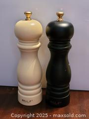 MaxSold Auction: BILL F. Wooden Salt and Pepper Grinders New - Toronto (Ontario, Canada) SELLER MANAGED Downsizing Online Auction - McAdam Avenue