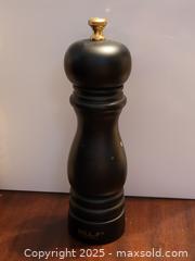 MaxSold Auction: BILL F. Wooden Salt and Pepper Grinders New - Toronto (Ontario, Canada) SELLER MANAGED Downsizing Online Auction - McAdam Avenue