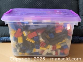 MaxSold Auction: Box of LEGO pieces Mixed - Toronto (Ontario, Canada) SELLER MANAGED Downsizing Online Auction - McAdam Avenue