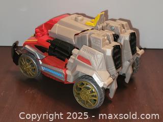 MaxSold Auction: Transformers Autobot Blaster Fall of Cybertron Voyager Class - Toronto (Ontario, Canada) SELLER MANAGED Downsizing Online Auction - McAdam Avenue