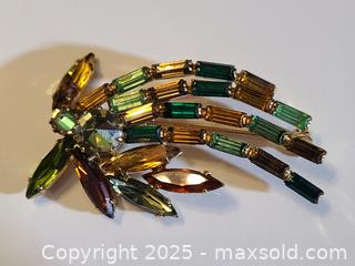 MaxSold Auction: Vintage Floralburst Brooch - Toronto (Ontario, Canada) SELLER MANAGED Downsizing Online Auction - McAdam Avenue