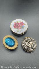 MaxSold Auction: Vintage decorative small boxes  - Markham (Ontario, Canada) PARTNER MANAGED Downsizing Online Auction - Loring Crescent