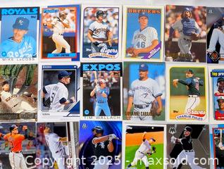MaxSold Auction: BASEBALL CARD MIXED LOT OF 28 - Kingston (Ontario, Canada) SELLER MANAGED Downsizing Online Auction - Rosemund Crescent