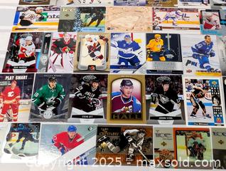 MaxSold Auction: HOCKEY CARD MIXED LOT OF 31 - Kingston (Ontario, Canada) SELLER MANAGED Downsizing Online Auction - Rosemund Crescent