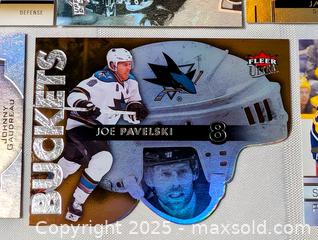 MaxSold Auction: HOCKEY CARD MIXED LOT OF 31 - Kingston (Ontario, Canada) SELLER MANAGED Downsizing Online Auction - Rosemund Crescent