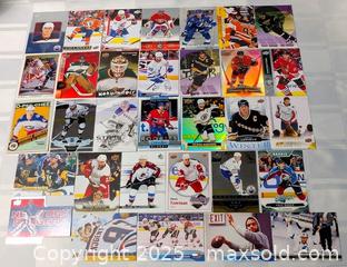 MaxSold Auction: HOCKEY CARD MIXED LOT OF 32 - Kingston (Ontario, Canada) SELLER MANAGED Downsizing Online Auction - Rosemund Crescent