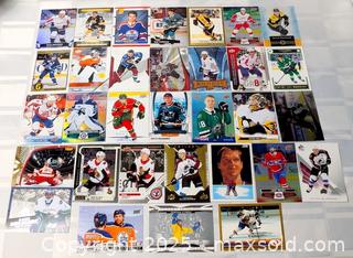 MaxSold Auction: HOCKEY CARD MIXED LOT OF 32 - Kingston (Ontario, Canada) SELLER MANAGED Downsizing Online Auction - Rosemund Crescent
