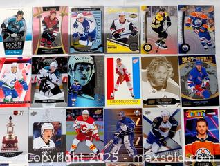MaxSold Auction: HOCKEY CARD MIXED LOT OF 32 - Kingston (Ontario, Canada) SELLER MANAGED Downsizing Online Auction - Rosemund Crescent