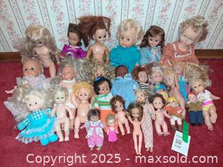 MaxSold Auction: (A) Vintage doll lot - London (Ontario, Canada) PARTNER MANAGED Estate Sale Online Auction - Alayne Crescent