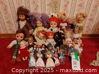 MaxSold Auction: Assorted dolls, including vintage rag dolls and Barbies - London (Ontario, Canada) PARTNER MANAGED Estate Sale Online Auction - Alayne Crescent