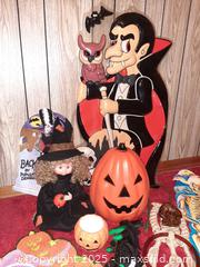 MaxSold Auction: Awesome collection of vintage Halloween decorations - London (Ontario, Canada) PARTNER MANAGED Estate Sale Online Auction - Alayne Crescent
