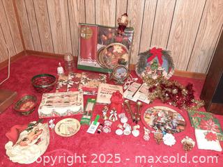 MaxSold Auction: (B) Assorted vintage Christmas decorations - London (Ontario, Canada) PARTNER MANAGED Estate Sale Online Auction - Alayne Crescent