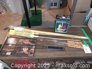 MaxSold Auction: Barbecue and outdoor dining accessories - London (Ontario, Canada) PARTNER MANAGED Estate Sale Online Auction - Alayne Crescent
