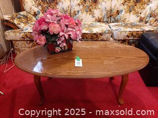 MaxSold Auction: Beautiful oval oak wood coffee table - London (Ontario, Canada) PARTNER MANAGED Estate Sale Online Auction - Alayne Crescent