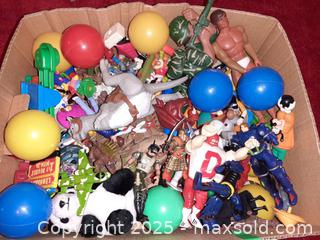 MaxSold Auction: Box full of action figures & vintage toys - 1980s-2000s - London (Ontario, Canada) PARTNER MANAGED Estate Sale Online Auction - Alayne Crescent