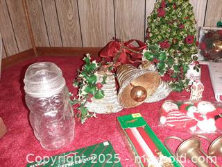 MaxSold Auction: (C) Assorted vintage Christmas decorations - London (Ontario, Canada) PARTNER MANAGED Estate Sale Online Auction - Alayne Crescent