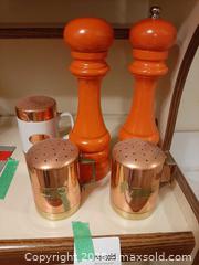 MaxSold Auction: Chef Specialties 8 Inch Windsor Pepper Mill and Salt Shaker Set & More - London (Ontario, Canada) PARTNER MANAGED Estate Sale Online Auction - Alayne Crescent