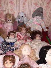 MaxSold Auction: Collection of 15+ assorted vintage dolls - London (Ontario, Canada) PARTNER MANAGED Estate Sale Online Auction - Alayne Crescent