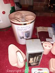 MaxSold Auction: Collection of assorted new-in-package vintage bathroom accessories - London (Ontario, Canada) PARTNER MANAGED Estate Sale Online Auction - Alayne Crescent