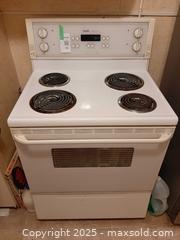 MaxSold Auction: Inglis electric range (stove) with coil burners - London (Ontario, Canada) PARTNER MANAGED Estate Sale Online Auction - Alayne Crescent