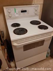 MaxSold Auction: Inglis electric range (stove) with coil burners - London (Ontario, Canada) PARTNER MANAGED Estate Sale Online Auction - Alayne Crescent