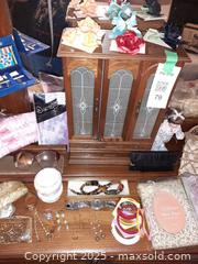 MaxSold Auction: Lady's Lot - London (Ontario, Canada) PARTNER MANAGED Estate Sale Online Auction - Alayne Crescent