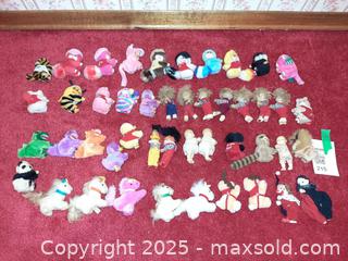 MaxSold Auction: Large collection of vintage huggers - London (Ontario, Canada) PARTNER MANAGED Estate Sale Online Auction - Alayne Crescent