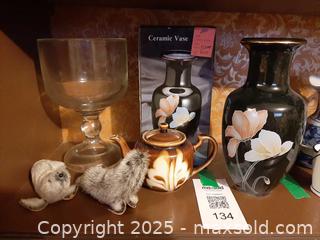 MaxSold Auction: * NEW* Vintage ceramic vase and fur seal figures - London (Ontario, Canada) PARTNER MANAGED Estate Sale Online Auction - Alayne Crescent