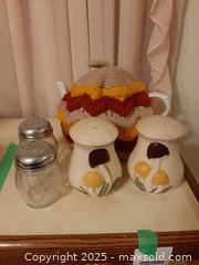 MaxSold Auction: Vintage Arnels Mushroom Shakers & More - London (Ontario, Canada) PARTNER MANAGED Estate Sale Online Auction - Alayne Crescent