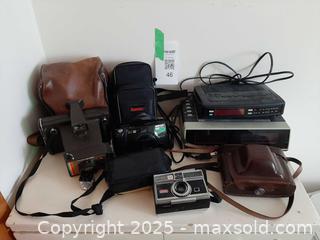 MaxSold Auction: Vintage cameras and alarm clocks - London (Ontario, Canada) PARTNER MANAGED Estate Sale Online Auction - Alayne Crescent
