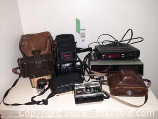 MaxSold Auction: Vintage cameras and alarm clocks - London (Ontario, Canada) PARTNER MANAGED Estate Sale Online Auction - Alayne Crescent