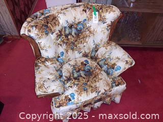 MaxSold Auction: Vintage floral print armchair with a ruffled skirt - London (Ontario, Canada) PARTNER MANAGED Estate Sale Online Auction - Alayne Crescent