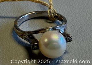 MaxSold Auction: 14K White Gold Pearl Ring - Marked  - Toronto (Ontario, Canada) PARTNER MANAGED Reseller Online Auction - Queen Street West