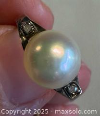 MaxSold Auction: 14K White Gold Pearl Ring - Marked  - Toronto (Ontario, Canada) PARTNER MANAGED Reseller Online Auction - Queen Street West