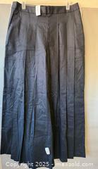 MaxSold Auction: NEW Banana Republic Clothing Bundle (2 Blazers, 2 Palazzo Pants & 1 Tank Top) - Toronto (Ontario, Canada) PARTNER MANAGED Reseller Online Auction - Queen Street West