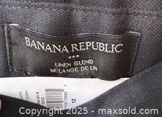 MaxSold Auction: NEW Banana Republic Clothing Bundle (2 Blazers, 2 Palazzo Pants & 1 Tank Top) - Toronto (Ontario, Canada) PARTNER MANAGED Reseller Online Auction - Queen Street West