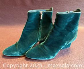 MaxSold Auction: Pre-owned Jimmy Choo Italian Boots - Toronto (Ontario, Canada) PARTNER MANAGED Reseller Online Auction - Queen Street West