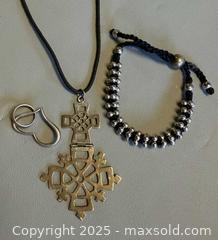 MaxSold Auction: Vintage 925 &#38; 800 Silver Necklace &#38; Bracelet - Marked  - Toronto (Ontario, Canada) PARTNER MANAGED Reseller Online Auction - Queen Street West