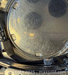 MaxSold Auction: Vintage Orient Date Automatic Watch in Working Condition  - Toronto (Ontario, Canada) PARTNER MANAGED Reseller Online Auction - Queen Street West