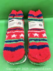 MaxSold Auction: 8 Pairs Cozy Winter Socks  - Brampton (Ontario, Canada) SELLER MANAGED Commercial Liquidation Online Auction - Strathearn Avenue