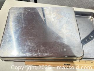 MaxSold Auction: Assorted Baking Pans and Roasting Trays, 7-Piece - Warwick (Rhode Island, USA) SELLER MANAGED Reseller Online Auction - Warwick Avenue