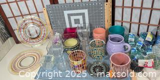 MaxSold Auction: Assorted Glass & Ceramic Home Decor Lot, 20–30 Pieces - Warwick (Rhode Island, USA) SELLER MANAGED Reseller Online Auction - Warwick Avenue