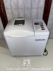 MaxSold Auction: Breadman Plus Automatic Bread Maker White 1.5 lb - Warwick (Rhode Island, USA) SELLER MANAGED Reseller Online Auction - Warwick Avenue
