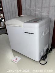 MaxSold Auction: Breadman Plus Automatic Bread Maker White 1.5 lb - Warwick (Rhode Island, USA) SELLER MANAGED Reseller Online Auction - Warwick Avenue