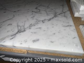MaxSold Auction: Carrara-Style White Marble Countertop Slab - Warwick (Rhode Island, USA) SELLER MANAGED Reseller Online Auction - Warwick Avenue