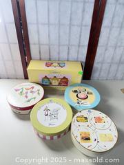 MaxSold Auction: Ceramic Pastel Patterned Condiment Serving Set & 4 Sets Of Salad Plates  - Warwick (Rhode Island, USA) SELLER MANAGED Reseller Online Auction - Warwick Avenue