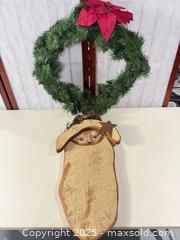 MaxSold Auction: Christmas Wreath with Wooden Santa/Ornamental Plaque - Warwick (Rhode Island, USA) SELLER MANAGED Reseller Online Auction - Warwick Avenue