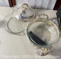 MaxSold Auction: Duo-Server Serving Dish Set with Glass Insert (Boxed) - Warwick (Rhode Island, USA) SELLER MANAGED Reseller Online Auction - Warwick Avenue