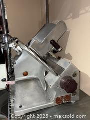 MaxSold Auction: Globe Model 400 Commercial Electric Meat Slicer - Warwick (Rhode Island, USA) SELLER MANAGED Reseller Online Auction - Warwick Avenue